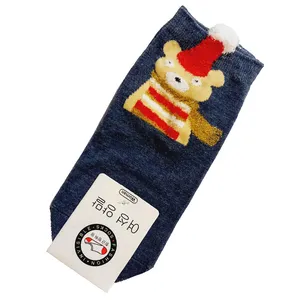 جوراب ساق کوتاه دخترانه مدل کریسمسی کد 09