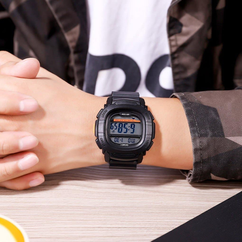 ساعت مچی دیجیتال اسکمی مدل ضدآب استخری بند پیو