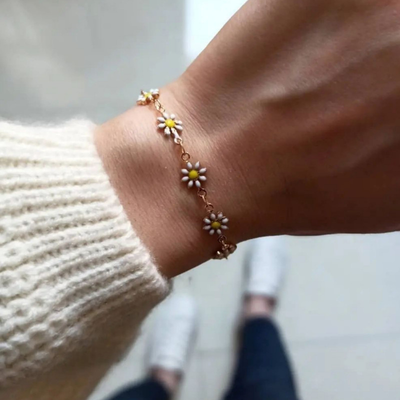 ست دستبند و پابند دست ساز زنانه مدل گل بابونه ست دستبند و پابند دست ساز زنانه مدل گل بابونه