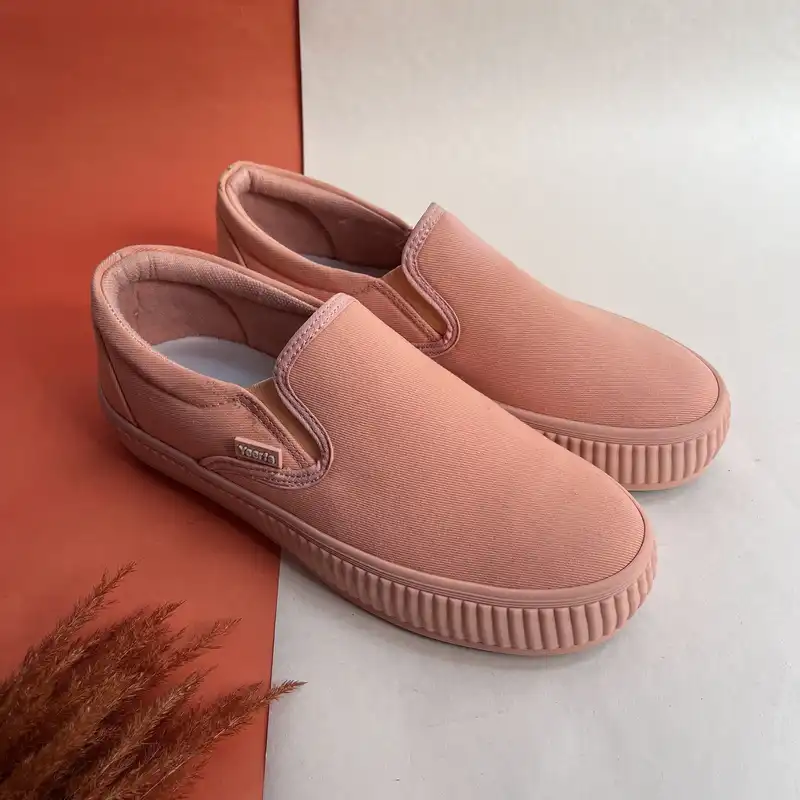 کفش روزمره زنانه مدل گلی