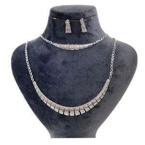 نیم ست طلا 18 عیار زنانه گالری یارطلا مدل تراش ملانیا کد SR163-W