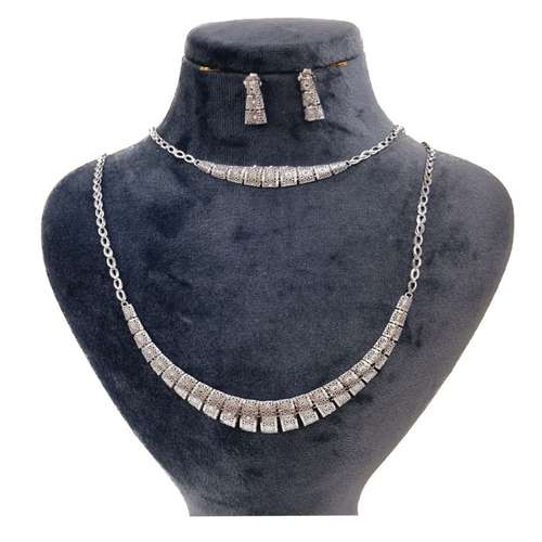 نیم ست طلا 18 عیار زنانه گالری یارطلا مدل تراش ملانیا کد SR163-W