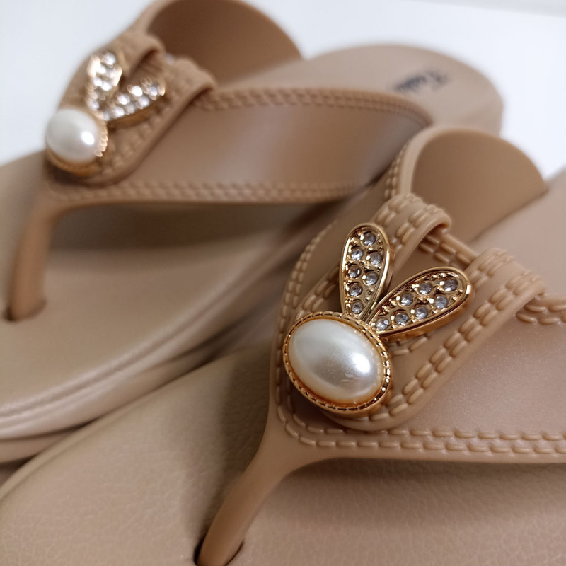 دمپایی لاانگشتی زنانه پاپا مدل هیون کد 1617-NES