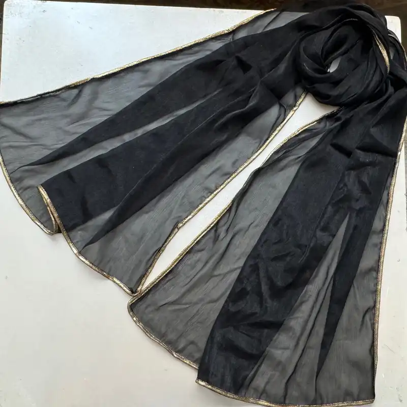 شال زنانه مدل حریر شیشه ای دور نوار