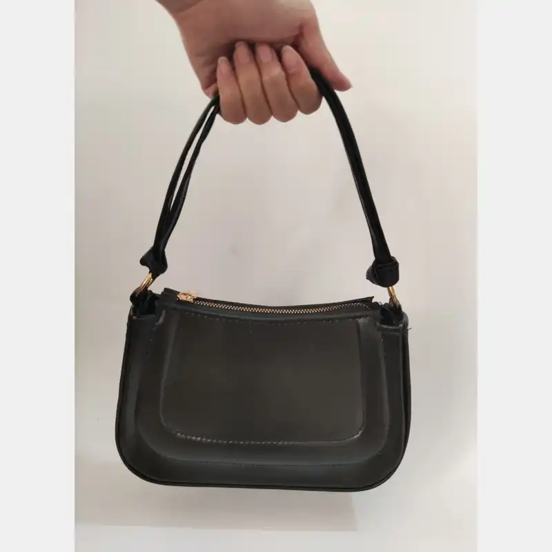 کیف دوشی زنانه مدل زنجیر دار آریانا