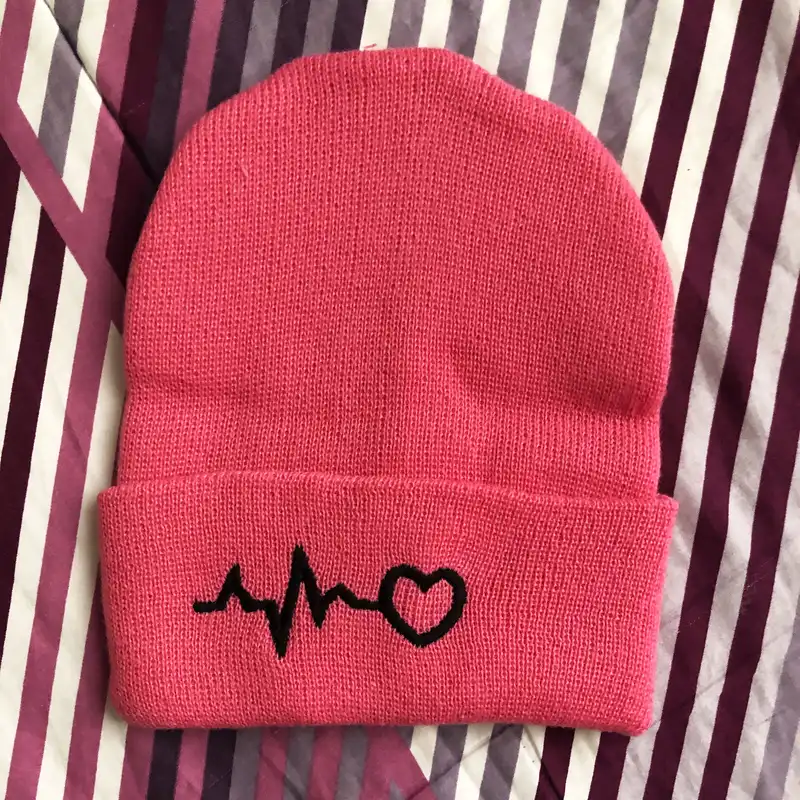 کلاه بافتنی مدل ضربان قلب