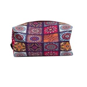 کیف لوازم آرایش زنانه مدل disign sonnati