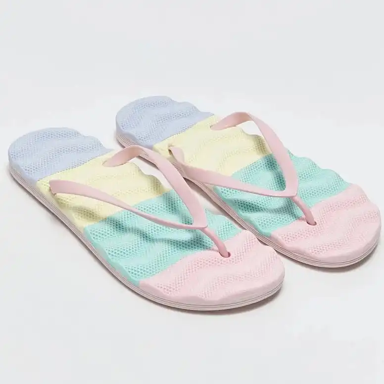 دمپایی لاانگشتی زنانه ال سی وایکیکی مدل مدل آنتی باکتریال VENOS