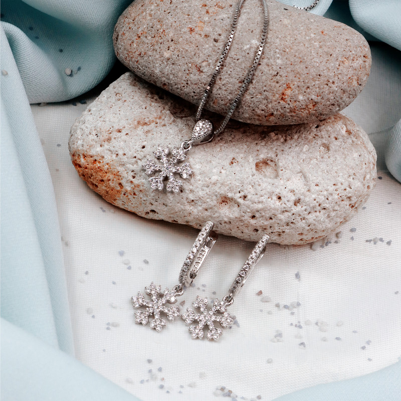 نیم ست نقره زنانه جی تی ای مدل دانه ی برف نیم ست نقره زنانه جی تی ای مدل دانه ی برف