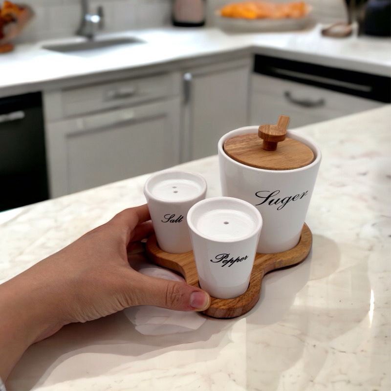 نمکدان و فلفل پاش و شکرریز ام وي اچ گلس اند پلاستيكس مدل VUCA نمکدان و فلفل پاش و شکرریز ام وي اچ گلس اند پلاستيكس مدل VUCA