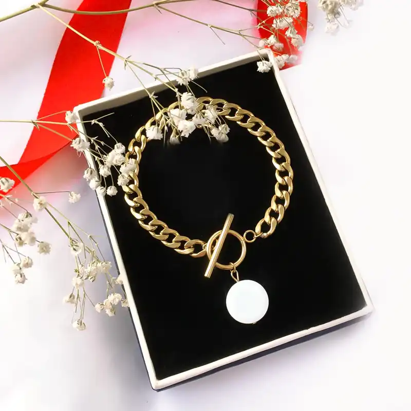 نیم ست زنانه مدل پلاک صدفی و قفل تی کد W_009