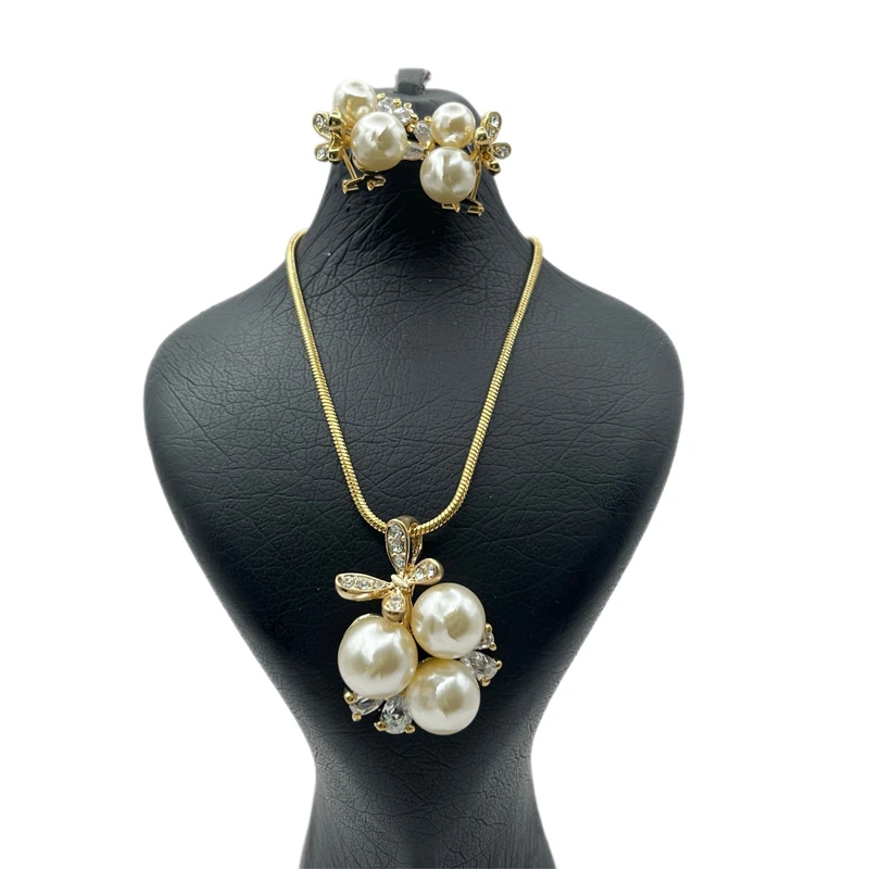 نیم ست زنانه مدل مروارید و پروانه 3947