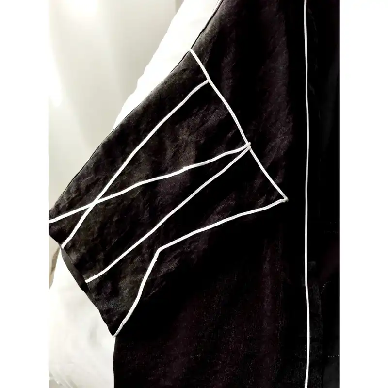 مانتو زنانه طرح پروانه رنگ مشکی