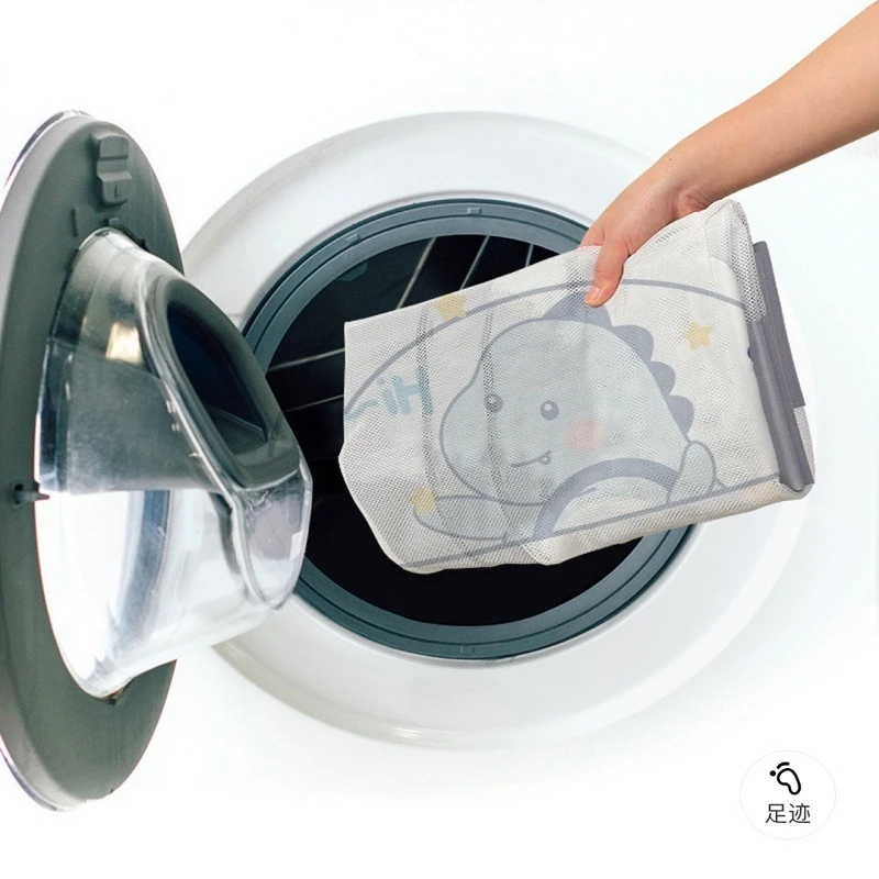 عکس شماره 14 : استخر توپ مدل دایناسور