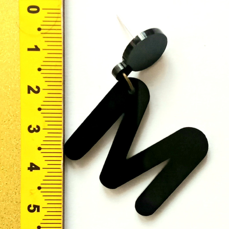 گوشواره زنانه مدل حروف انگلیسی طرح M