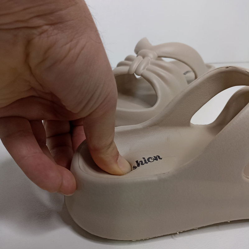 دمپایی زنانه پاپا مدل هاله کد 1637-CR