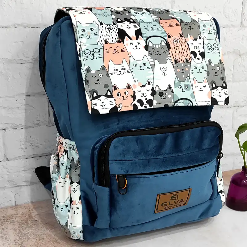 کوله پشتی الوا طرح گربه های خندان