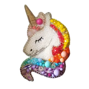 گل سینه زنانه طرح یونیکورن مدل ۰۰۱