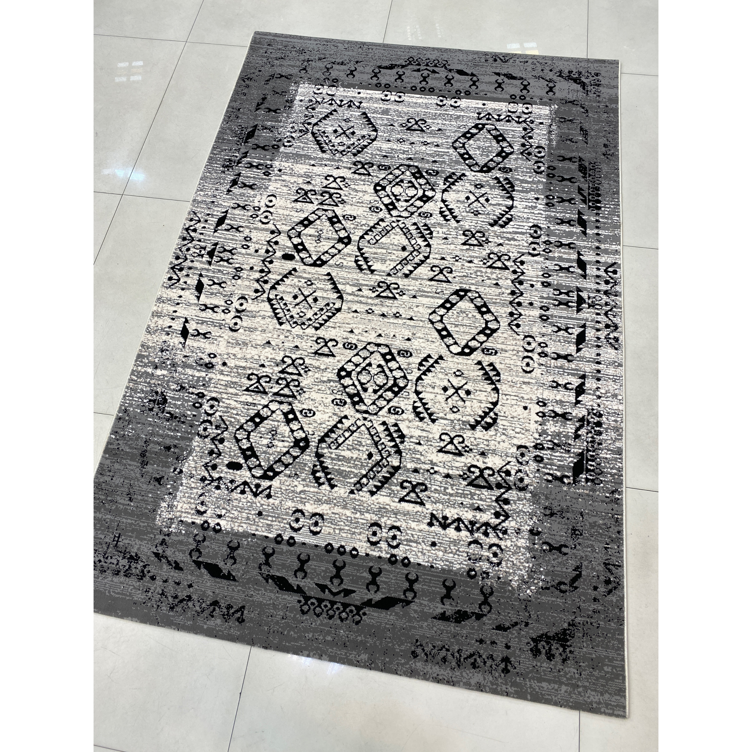 فرش ماشینی آرمانی مدل حسنا طرح مراکشی 5506 زمینه طوسی