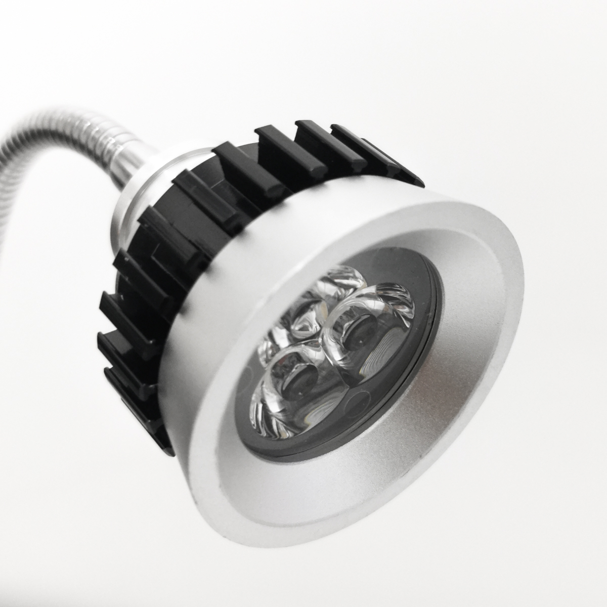 چراغ دیواری رشد گیاه 6 وات کد Li06
