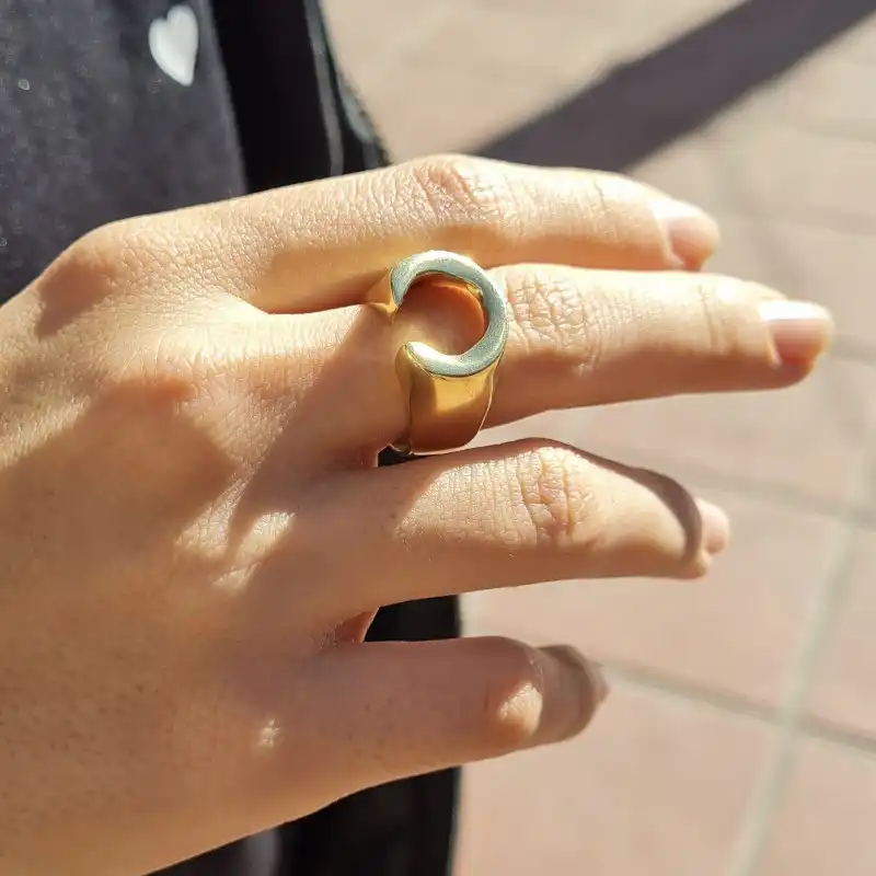 انگشتر گالری عزیزی طرح نعل مدل 15837