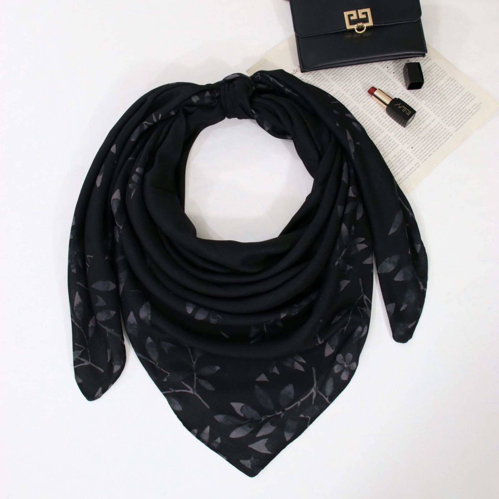 روسری زنانه آنالیا مدل نخی دور دست دوز کد ana-2862 - - 2