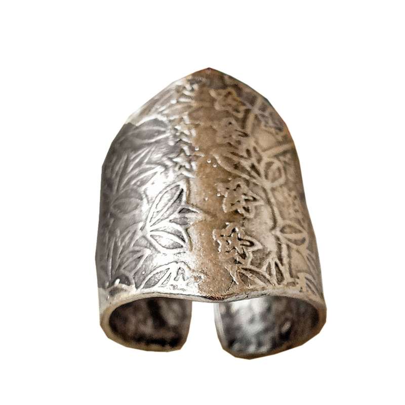 انگشتر زنانه مدل YONANI طرح برگ کد P-B-33