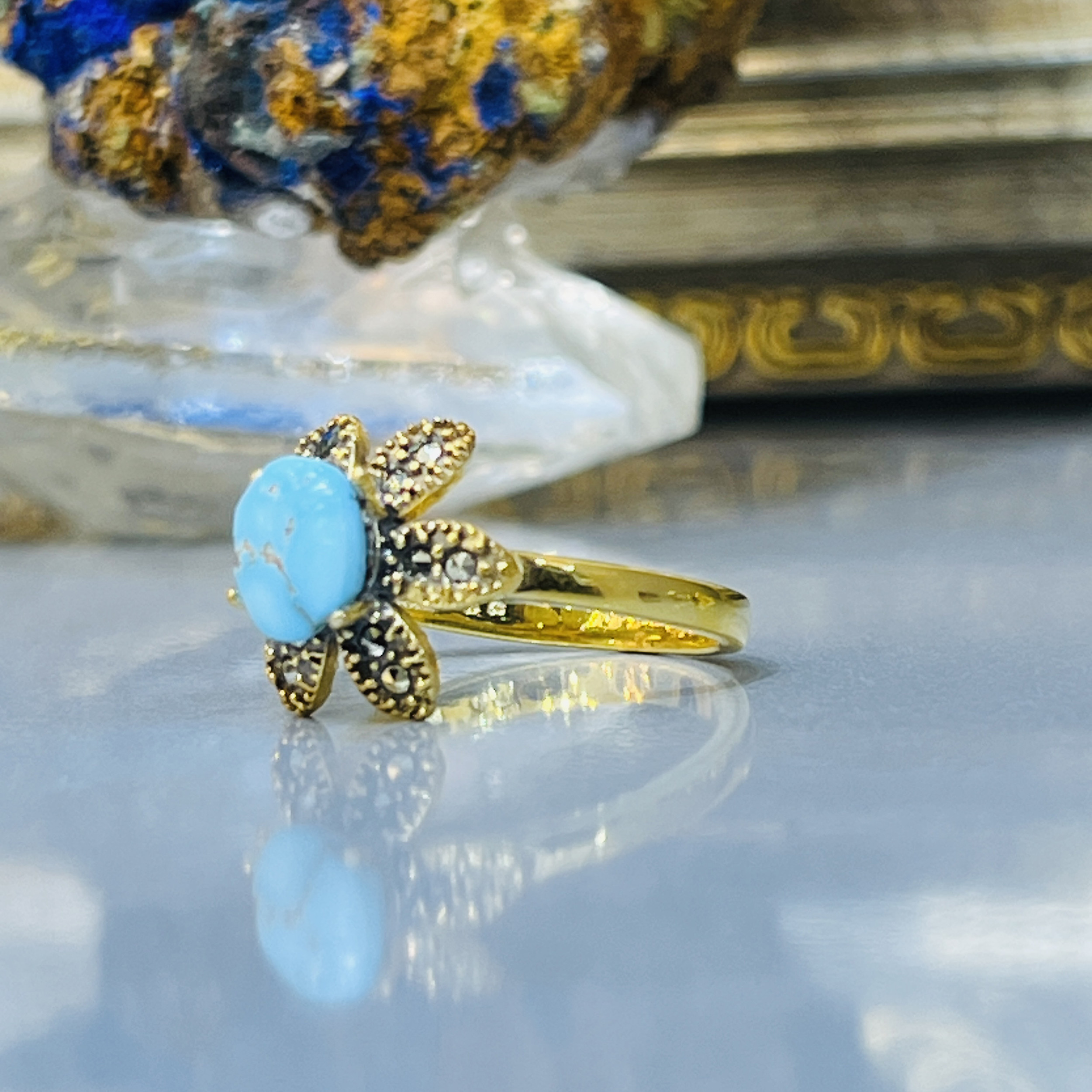 انگشتر نقره زنانه مدل دست ساز مزین به فیروزه نیشابوری1101 انگشتر نقره زنانه مدل دست ساز مزین به فیروزه نیشابوری1101