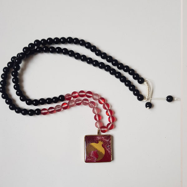 گردنبند دخترانه مدل رزینی طرح انار