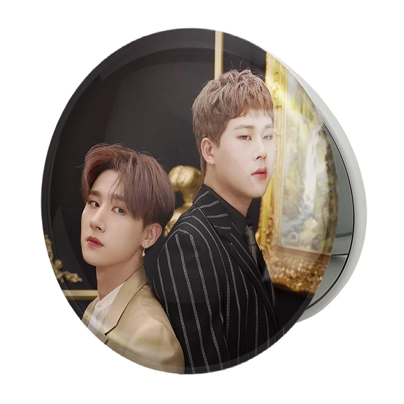 آینه جیبی خندالو طرح گروه مانستا اکس Monsta X مدل تاشو کد 21199 