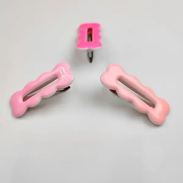 گیره مو زنانه مدل تق تقی مستطیلی براق کد 4072 بسته 3 عددی