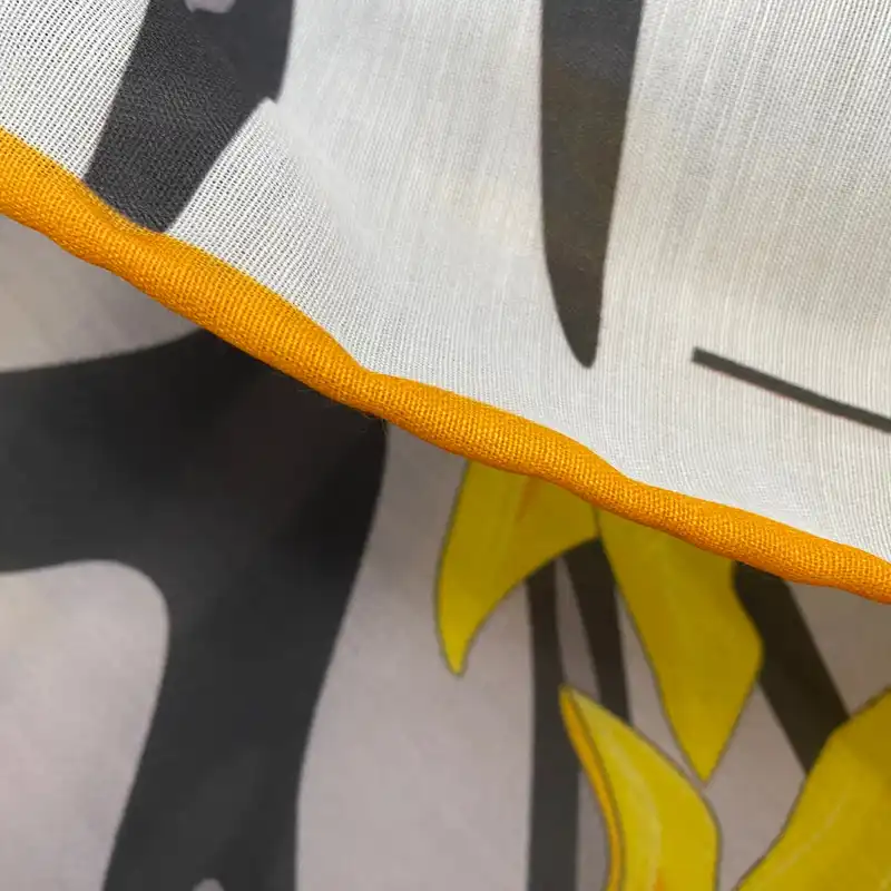 روسری زنانه مدل نخی چهارفصل قواره بزرگ کد 1616