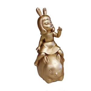 مجسمه مدل دختر و خرگوش