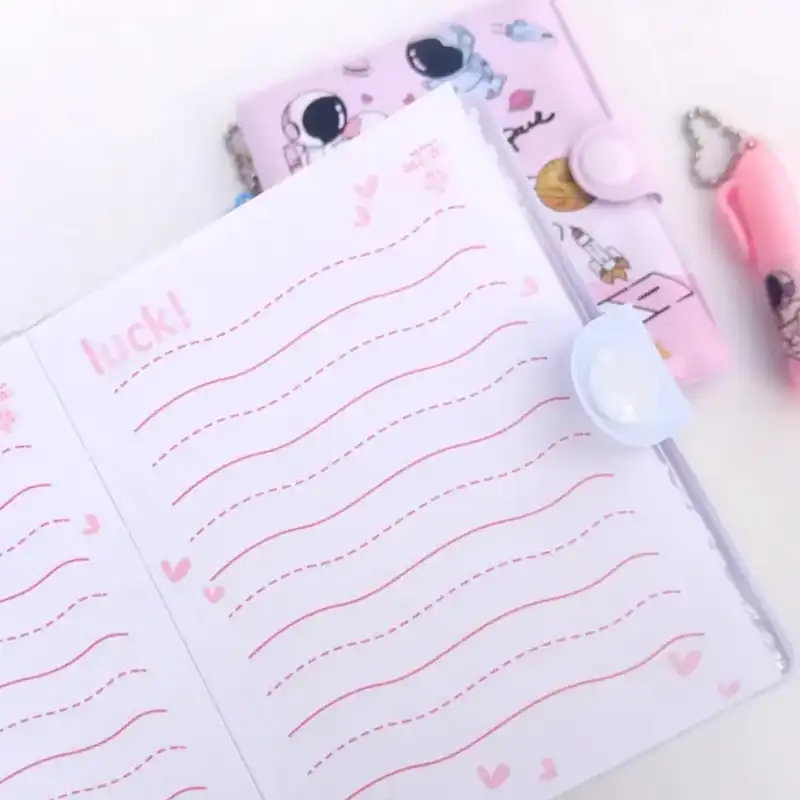 دفترچه یادداشت مدل فضانورد به همراه خودکار