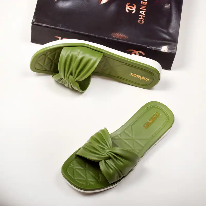 دمپایی زنانه پاپا مدل GRN.2797