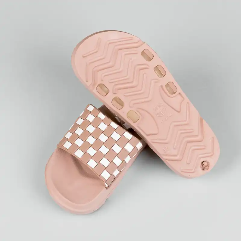 دمپایی زنانه پاپا مدل فشن شطرنجی کد KLBS.2833