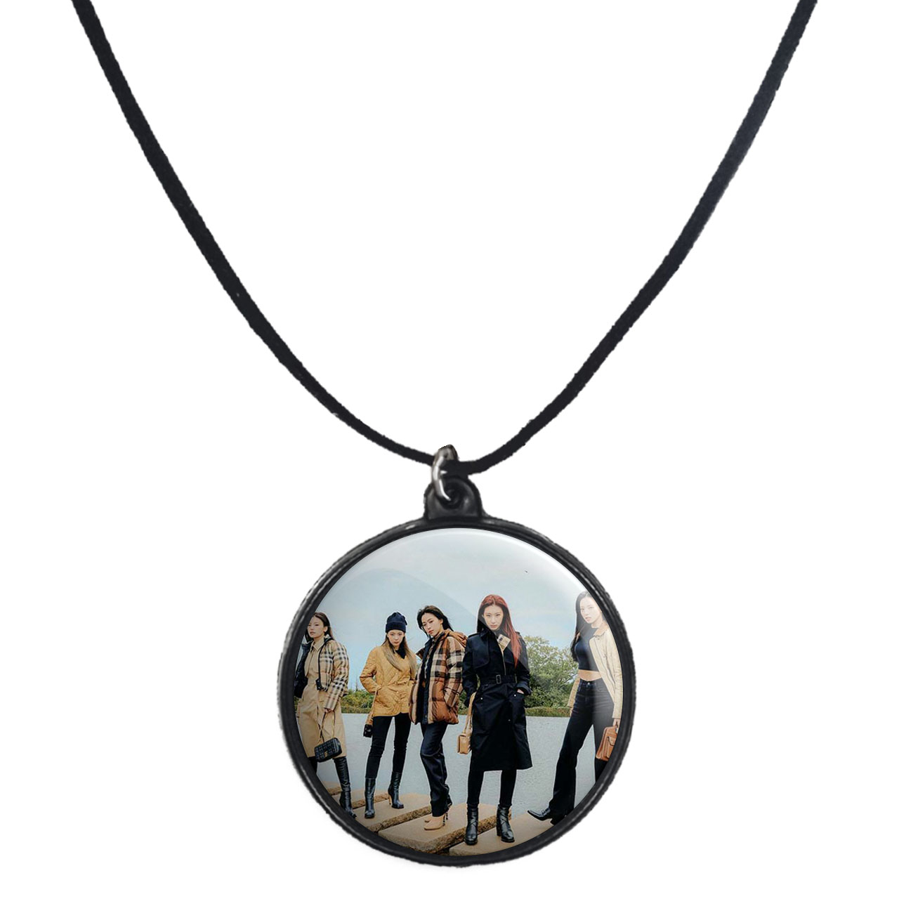 گردنبند پرمانه طرح گروه موسیقی ایتزی کد pmb.13103 مدل دو طرفه