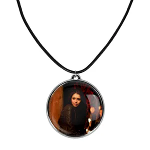 گردنبند خندالو مدل الینا گیلبرت خاطرات یک خون آشام The Vampire Diaries کد 2028720293
