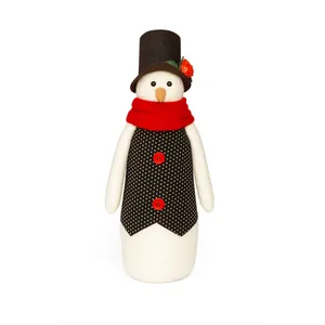 عروسک نمدی مدل آدم برفی کریسمس خالدار