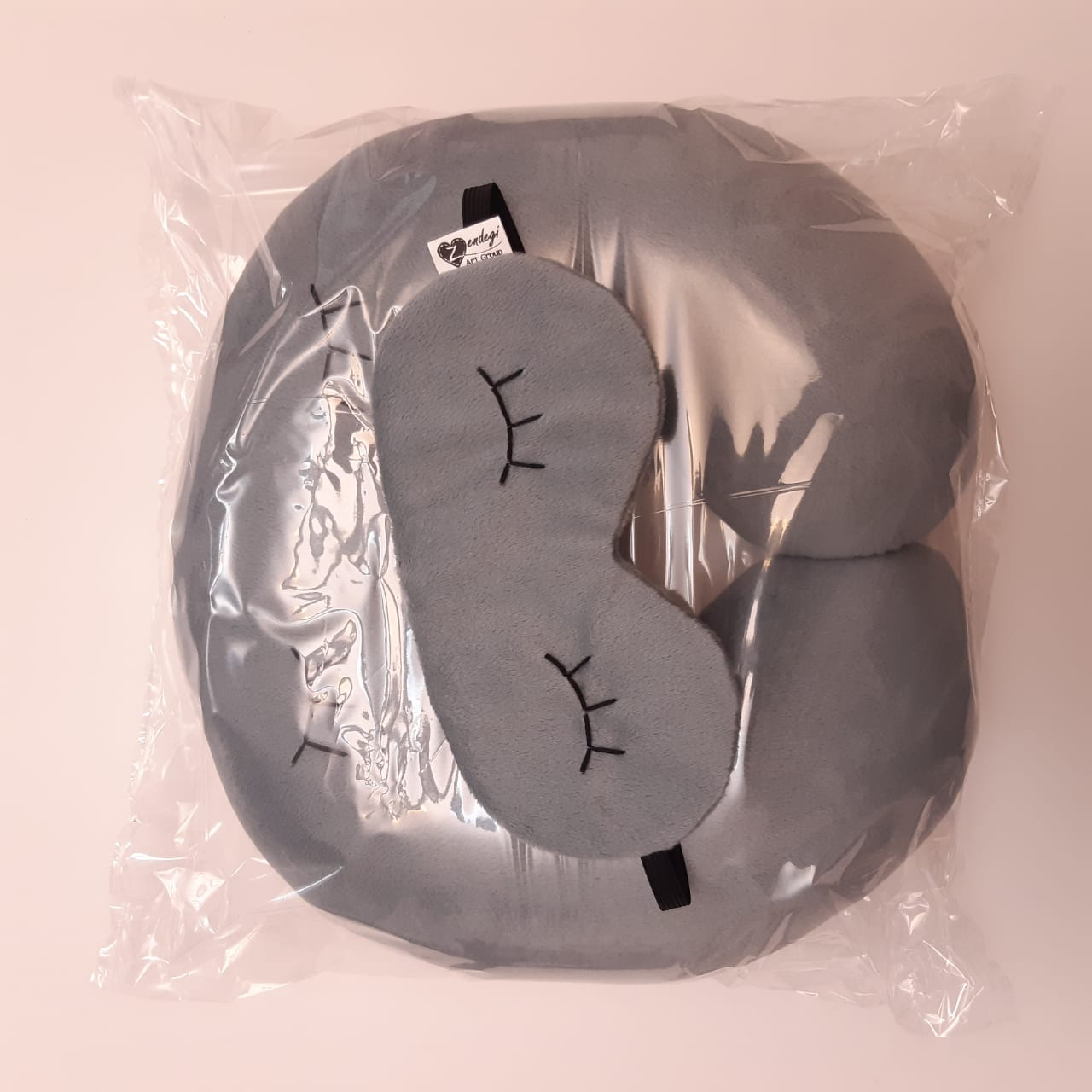 بالش دورگردنی گروه هنری زندگی طرح مژه ای کد XS به همراه چشم بند خواب