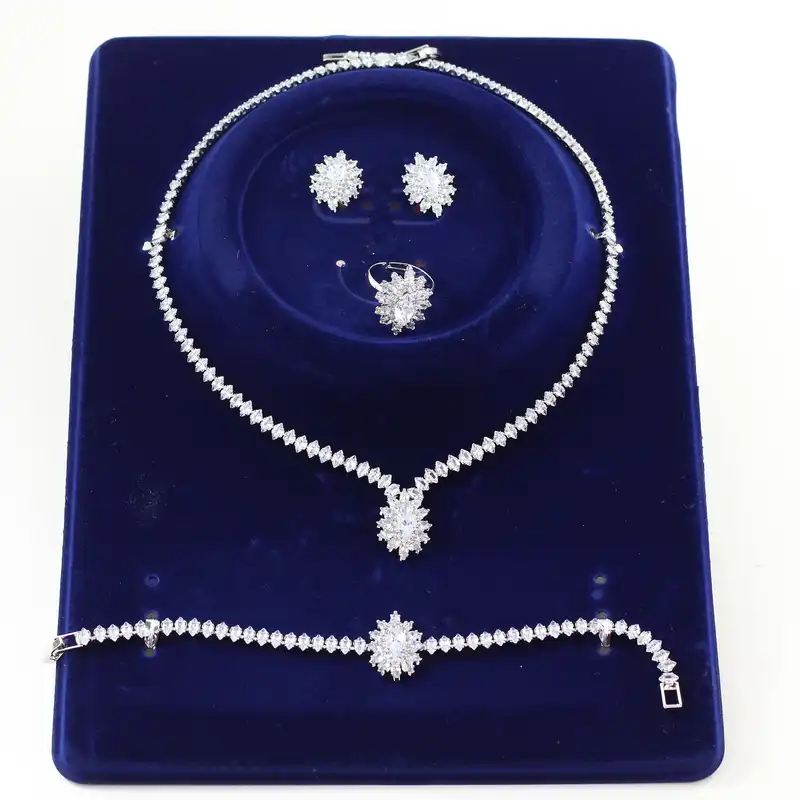 ست زنانه مدل عروس کد AA225