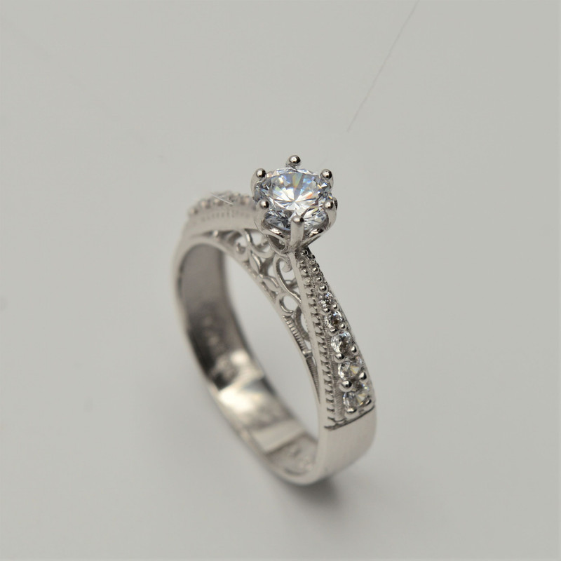 انگشتر طلا 18 عیار زنانه مدل اونیکس