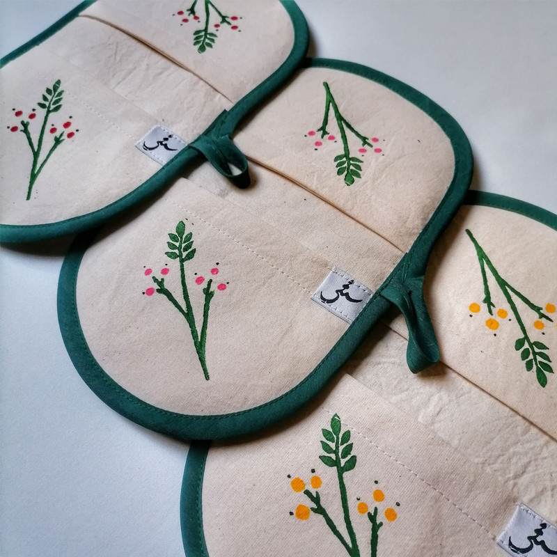 دستکش فر مدل شکوفه کد 02 مجموعه 2 عددی دستکش فر مدل شکوفه کد 02 مجموعه 2 عددی