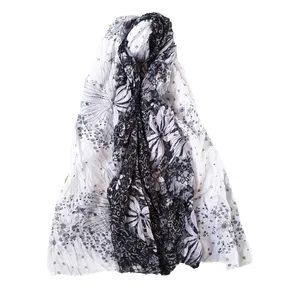 شال زنانه مدل گلدوزی شده با دست