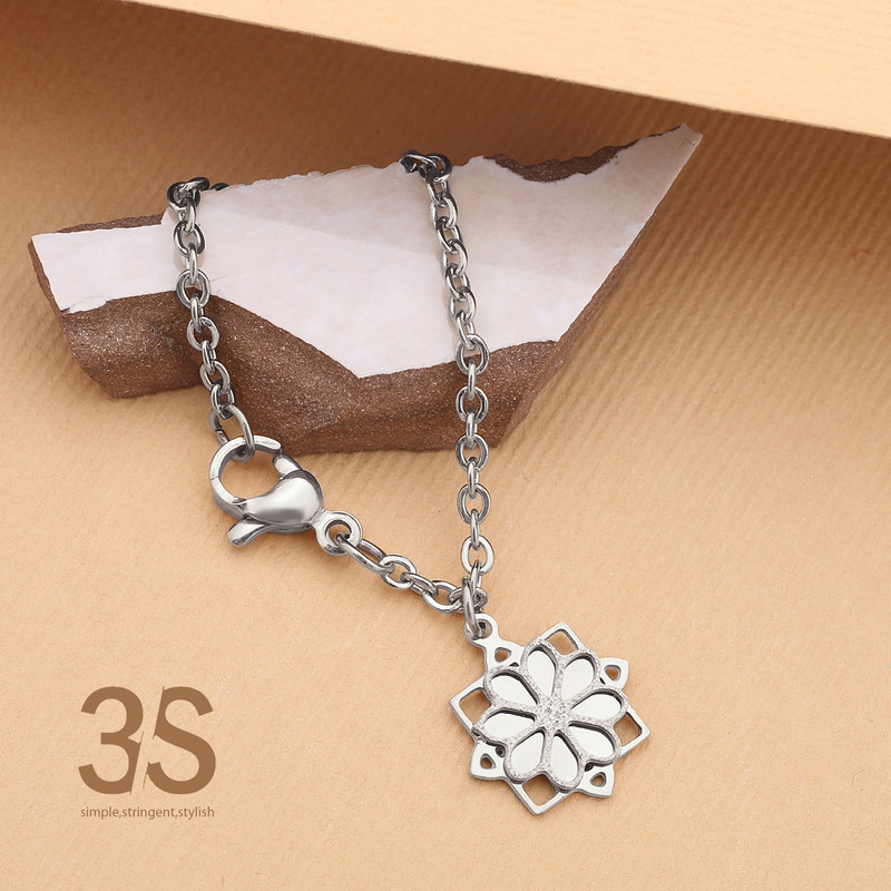 آویز ساعت زنانه طرح مربع و گل کد 586