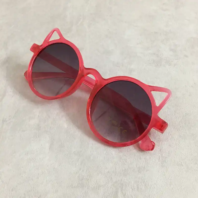 عینک آفتابی دخترانه مدل گربه ای فانتزی کد  CAT RE D 22