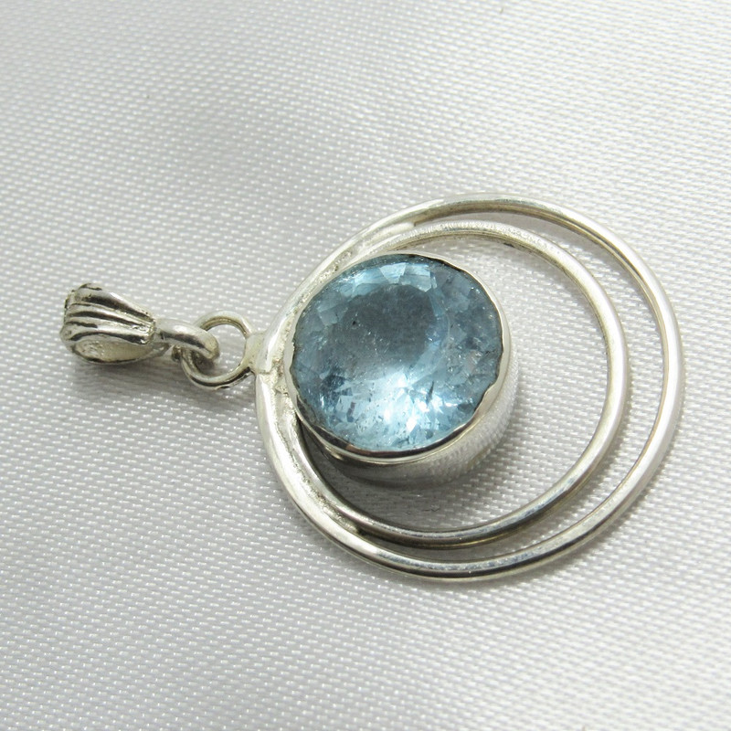 آویز گردنبند مدل توپاز آویز گردنبند مدل توپاز