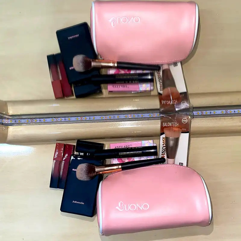 کیف لوازم آرایش زنانه مدل 1080