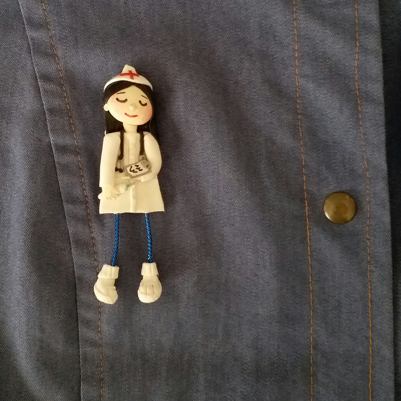 سنجاق سینه زنانه مدل پزشک پرستار SS112