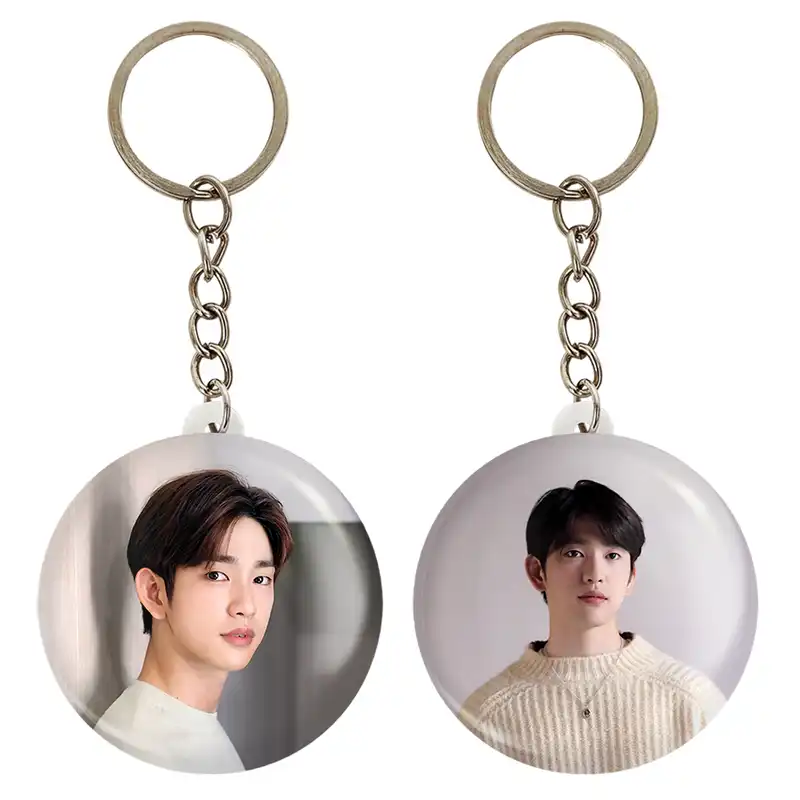 جاکلیدی خندالو مدل جین یونگ گروه گات سون GOT7 کد 2099020982 مجموعه 2 عددی